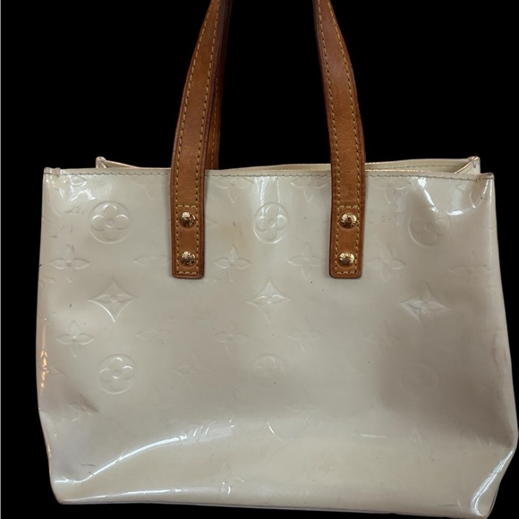 Louis Vuitton Vernis Reade PM – Marshmallow Vernis Leather - Picture 4 of 15